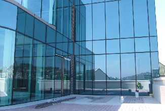 Aluminium curtain wall window